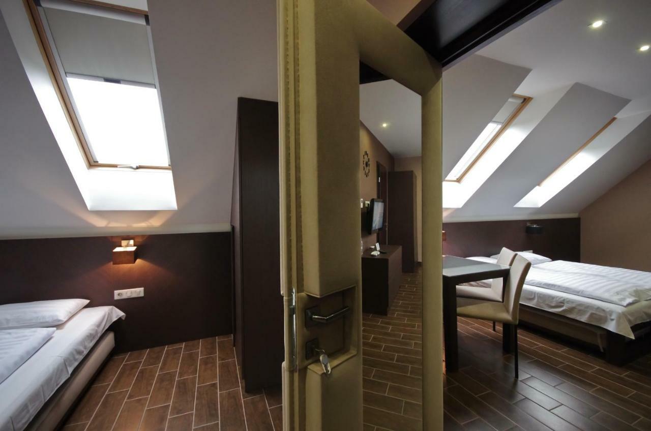 Royal Residence Apartments Gyula Buitenkant foto